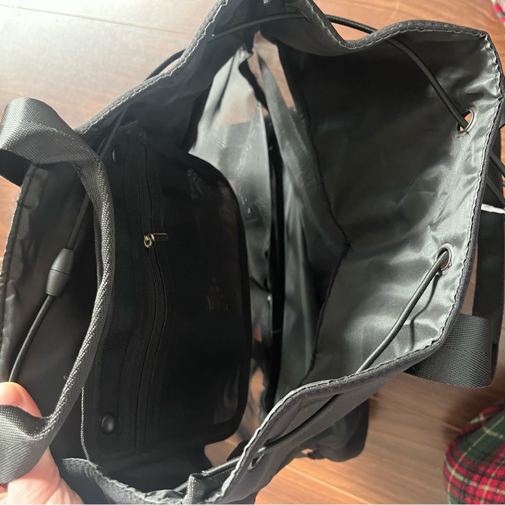Backpack - Picture 3 of 4